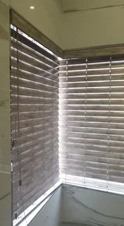  Custom-Made Curtains &amp; Blinds 