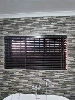  Custom-Made Curtains &amp; Blinds 