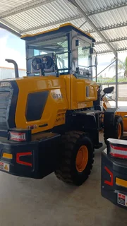 G936 - GIANT 1.8 TON WHEEL LOADER BRAND NEW