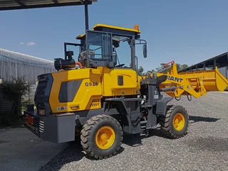 G928 - GIANT 1.2 TON AUTO WHEEL LOADER BRAND NEW