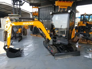 LY30C - GIANT 3 TON CAB MINI EXCAVATOR BRAND NEW