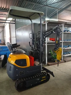 LY10 - GIANT 1 TON MINI EXCAVATOR BRAND NEW