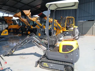 LY10 - GIANT 1 TON MINI EXCAVATOR BRAND NEW