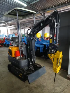 LY10 - GIANT 1 TON MINI EXCAVATOR BRAND NEW