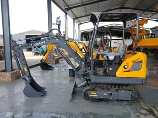 LY18 - GIANT 1.8TON MINI EXCAVATOR BRAND NEW
