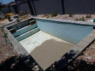 Build -in concert swimming pools