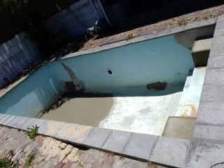 Pools profesionals repair and mantanence