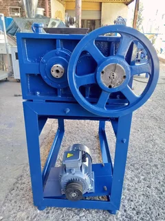 EXTRUDER - Ad posted by Mike Clayton