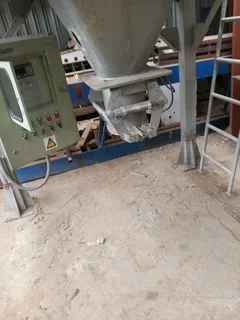 SEMI-AUTOMATIC FILLING MACHINE