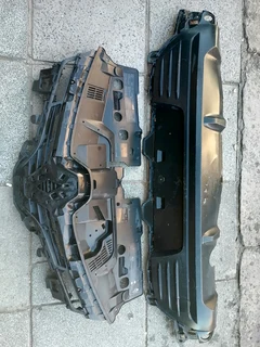 Renault Clio 4 front grille &amp; Rear bumper diffuser available for sale