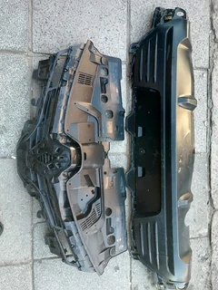 Renault Clio 4 front grille &amp; Rear bumper diffuser available for sale