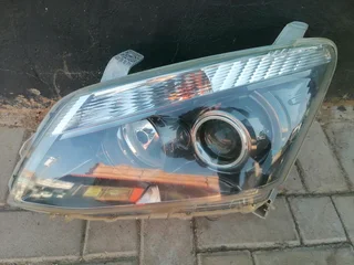 Isuzu Dmax projector headlight available for sell