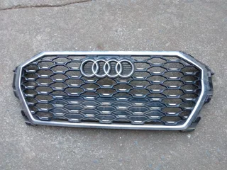 Audi Q3 Grill available for sell