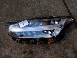 Volvo XC90 headlight 2022 available for sell