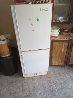 Fridge and freezer repairs on-site