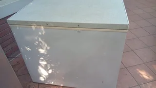 Fridge and freezer repairs on-site