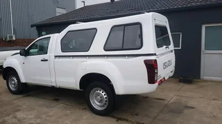 Isuzu D-Max 2023 LWB Canopy – Secondhand, Perfect Condition – R9,000