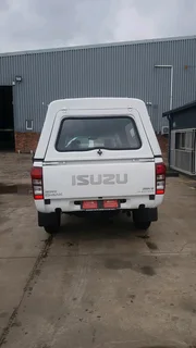 Isuzu D-Max 2023 LWB Canopy – Secondhand, Perfect Condition – R9,000
