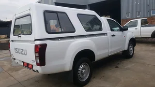 Isuzu D-Max 2023 LWB Canopy – Secondhand, Perfect Condition – R9,000