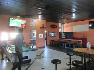 PUB  GRILL SLOTS WOODSTOCK R1.77 m