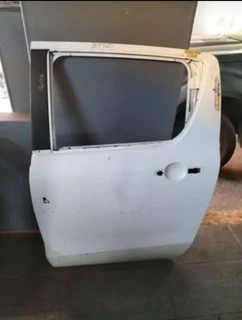 Mazda Bt50 2010 : L/rear Door