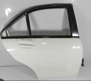 Mercedes W204 : Right Rear Door (shell)
