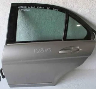 Mercedes W204 : Left Rear Door (shell)