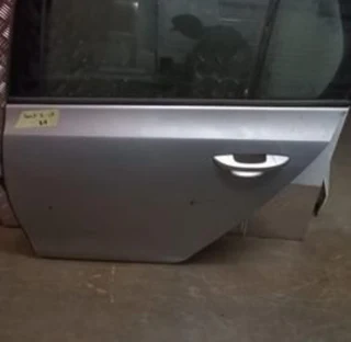 GOLF 6  : LEFT REAR DOOR (SHELL)