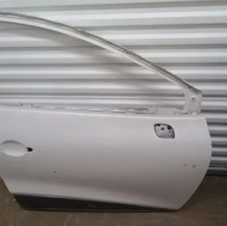 Renault Clio 2013 : Right Front Door (shell)