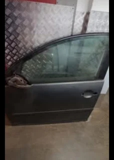 Golf 5 : Left Front Door (shell)
