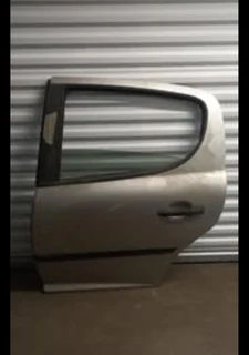 Peugeot 2002 207 : Left Rear Door