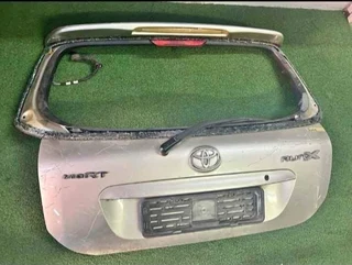 Toyota Run X : Tailgate