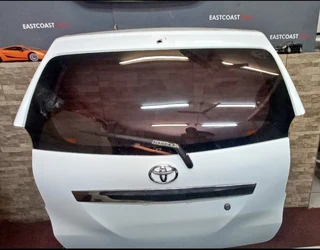 Toyota Avanza 2017 : Tailgate