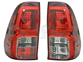 Toyota Hilux Gd6 : Taillamps (standard)