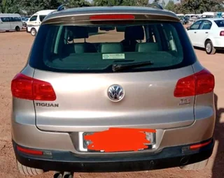 VW Tiguan Breaking-Down for Parts