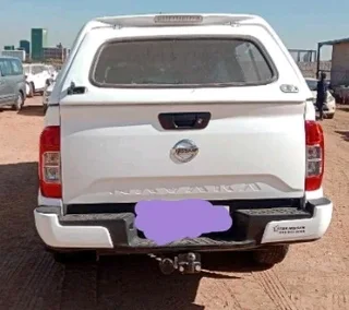 Nissan Navara Breaking-Down for parts.