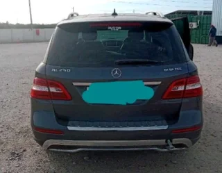 Mercedes Benz ML250 Breaking-Down for parts