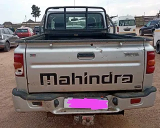 Mahindra Pik-up Breaking-Down for Parts