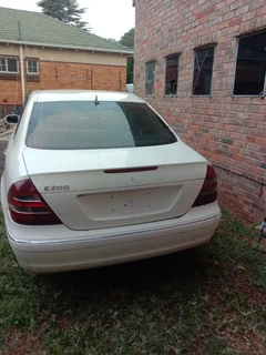 Stripping all Mercedes Benz E200, 2005 model 271 engine petrol