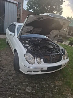 Stripping all Mercedes Benz E200, 2005 model 271 engine petrol
