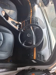 Stripping all Mercedes Benz E200, 2005 model 271 engine petrol