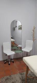 THERAPIST ROOM AVAILABLE IMMEDIATELY