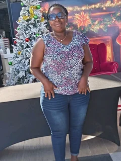 I am 34yrs old looking for a job as a domestic worker with 3 yrs experience i am a reliable