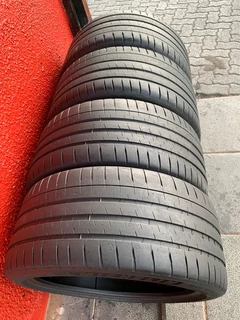 275/35/20 Michelin Pilot Sport 4 Tyres