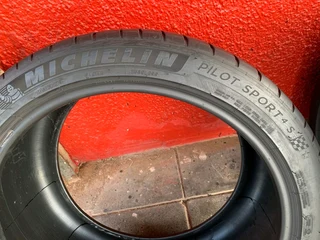 275/35/20 MICHELIN PILOT SPORT 4 Tyres