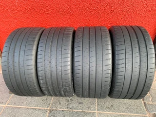 275/35/20 MICHELIN PILOT SPORT 4 Tyres