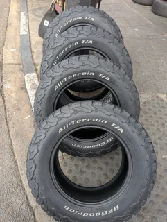 265/65/17 Bfgoodrich All-terrain Ko2