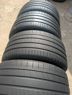 SET, 325/30/23 AND 285/35/23 PIRELLI P ZERO TYRES