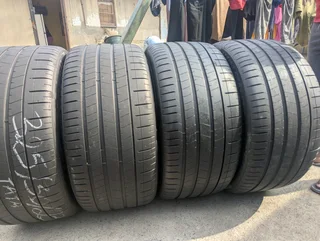 SET, 325/30/23 AND 285/35/23 PIRELLI P ZERO TYRES