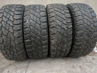285/70/17 COOPER DISCOVERER ST TYRES
